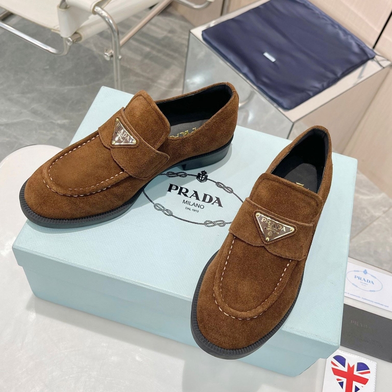 Pra*a leather shoes